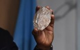 Botswana, the country with the biggest diamonds, gets an improved 10-year deal with miner De Beers