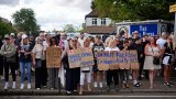 UK police arrest 6 after protesters descend on a hotel housing asylum seekers